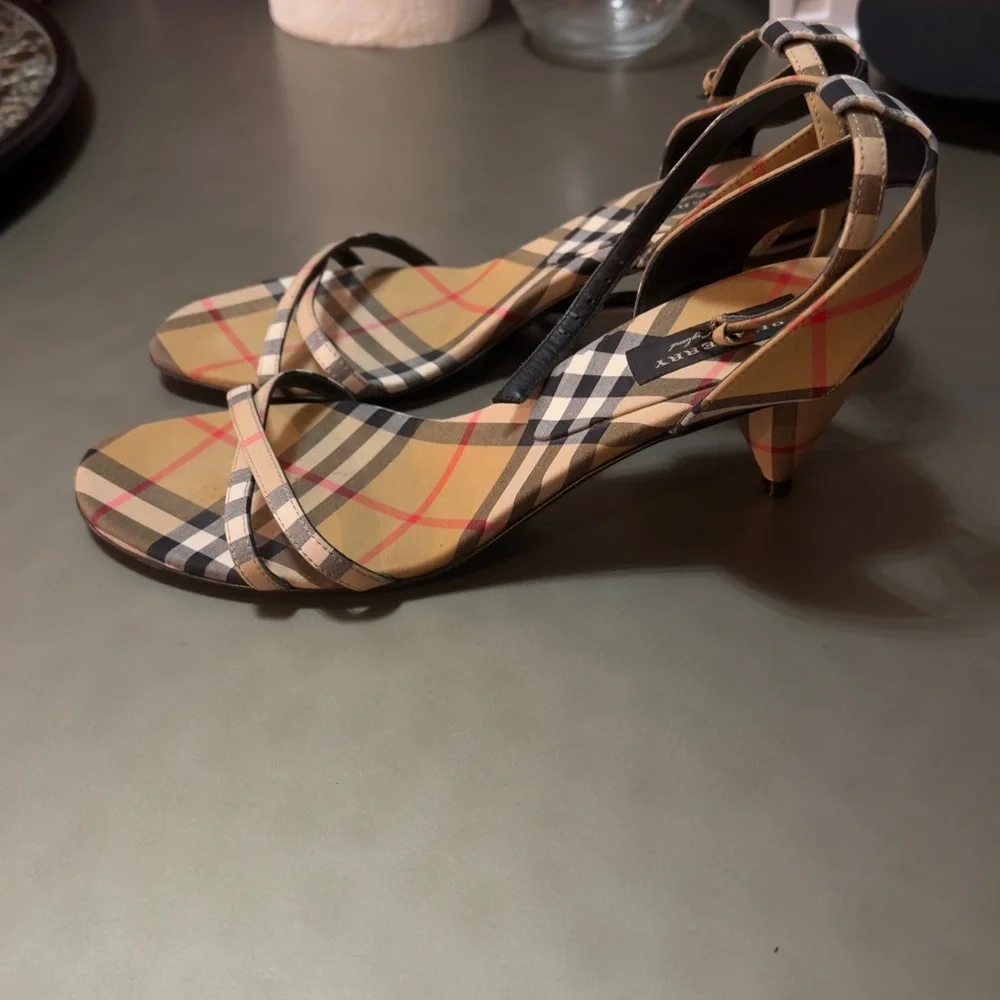 Burberry Women’s Hansel Ankle Strap Sandals Size 40 - Picture 1 of 9